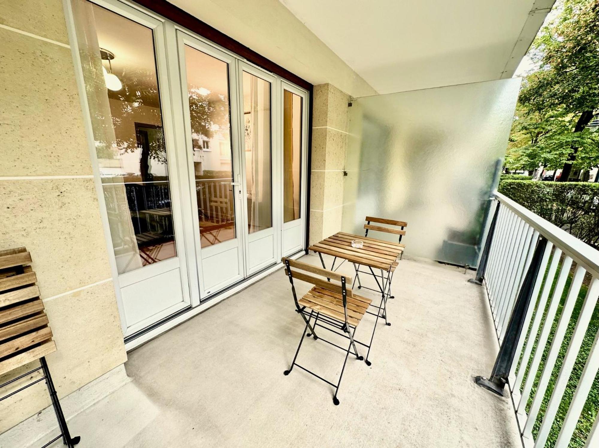 Le Bleu Soleil - A 2 Min Du Metro - 7 Min De Paris Apartment Maisons-Alfort Exterior foto