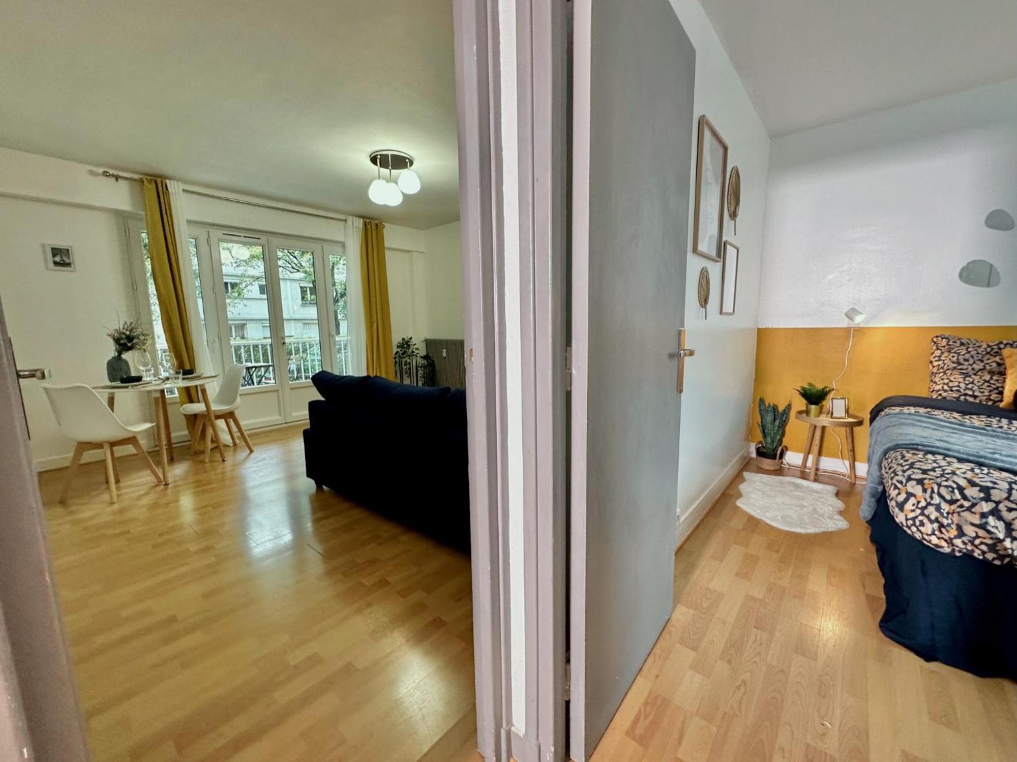 Le Bleu Soleil - A 2 Min Du Metro - 7 Min De Paris Apartment Maisons-Alfort Exterior foto